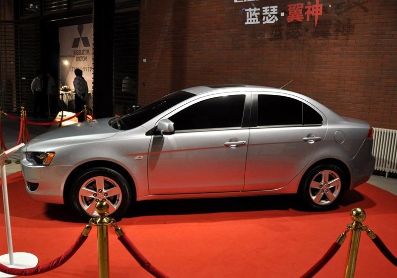 东南汽车 三菱翼神 2010款 1.8L 时尚版豪华型CVT