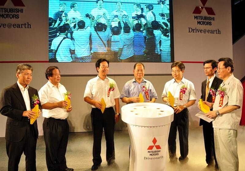 东南汽车 三菱翼神 2010款 2.0L 运动版旗舰型CVT