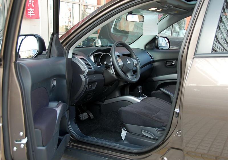 三菱(进口) OUTLANDER EX 2010款 劲界 2.0 运动版