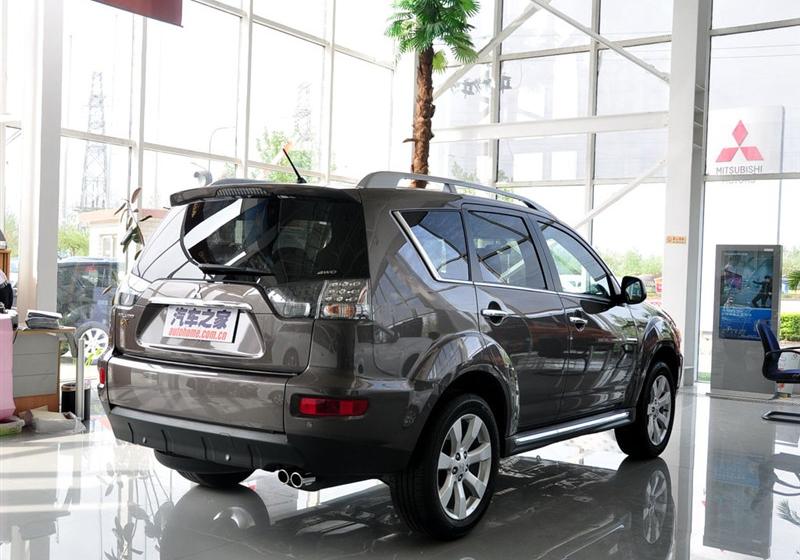 三菱(进口) OUTLANDER EX 2010款 劲界 3.0 豪华版