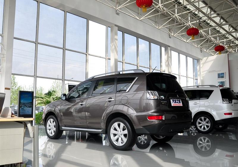 三菱(进口) OUTLANDER EX 2010款 劲界 3.0 豪华版