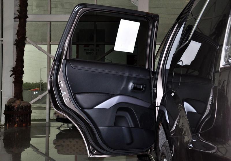 三菱(进口) OUTLANDER EX 2010款 劲界 3.0 豪华版