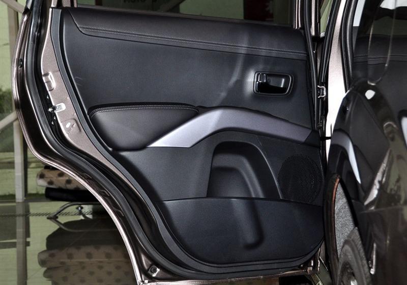 三菱(进口) OUTLANDER EX 2010款 劲界 3.0 豪华版