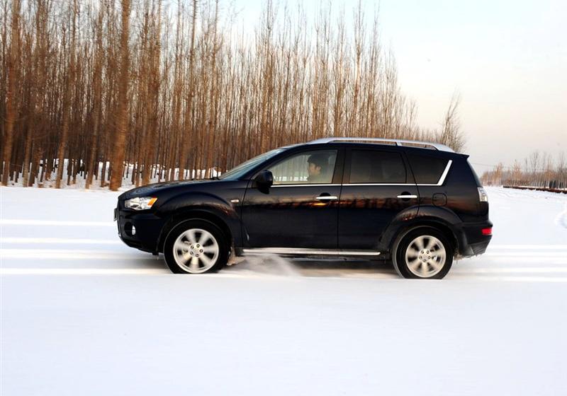 三菱(进口) OUTLANDER EX 2010款 劲界 3.0 精英GT版