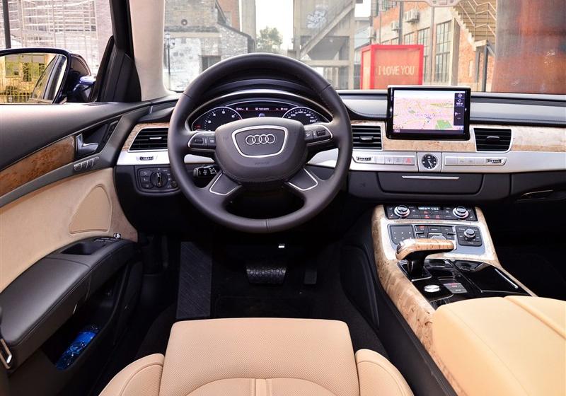 奥迪A8  2011款 3.0TFSI quattro豪华型(245kW)