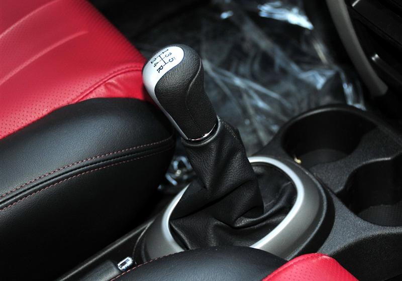 炫丽  2011款 CROSS 1.3L MT