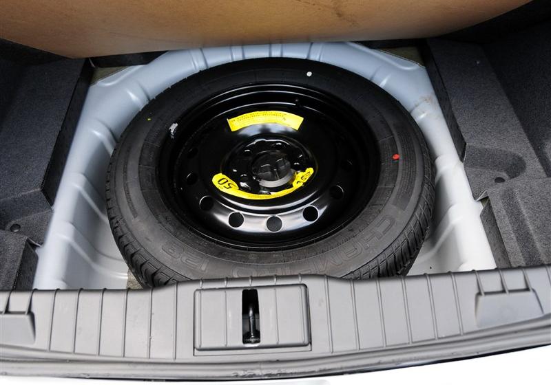 奇瑞A3  2012款 三厢 1.6CVT 进取型