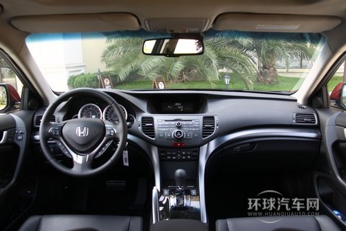 东风本田  2.4L 自动 中控台整体