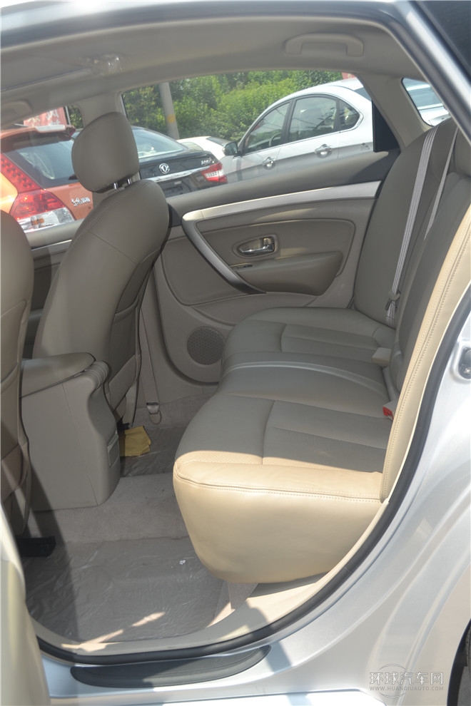 2014款1.6L自动尊贵型