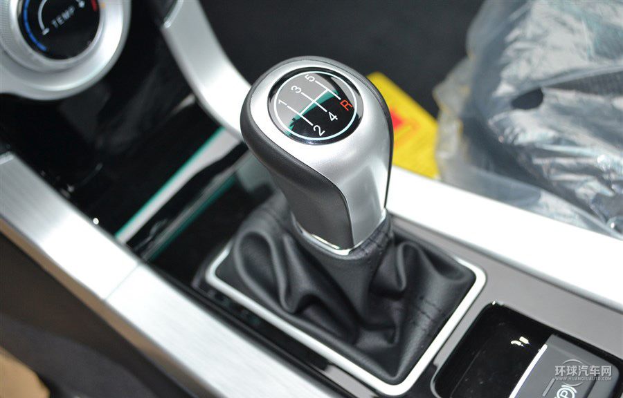 2014款 荣耀导航版 1.8T 手动精致型