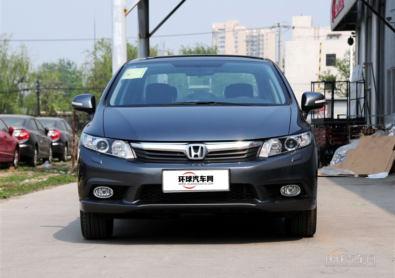 2013款 十周年纪念 1.8L 自动豪华版