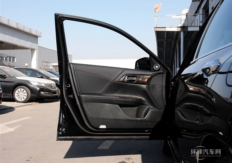 2014款 3.0L VTI 尊贵版
