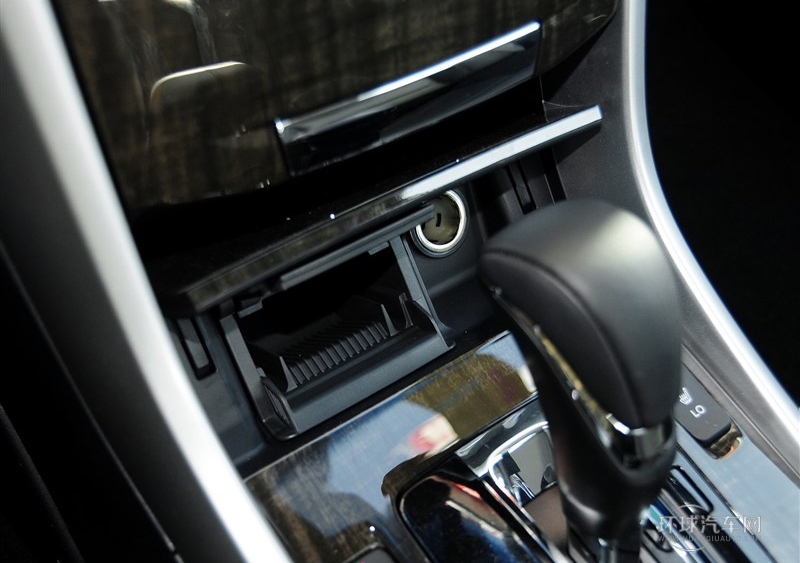 2014款 3.0L VTI 尊贵版