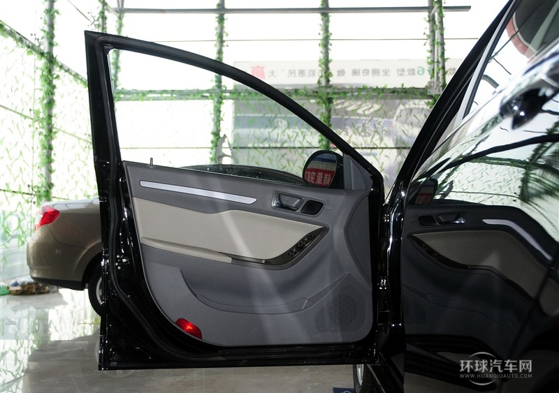 2012款 2.0L 手动智雅版