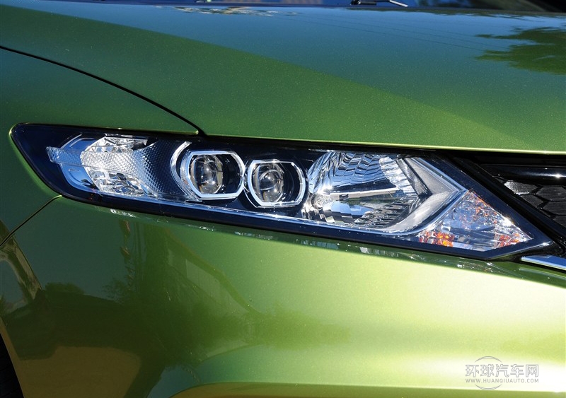 2013款 1.8L CVT豪华版 5座