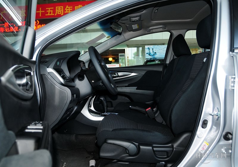 2013款 1.8L 自动豪华版