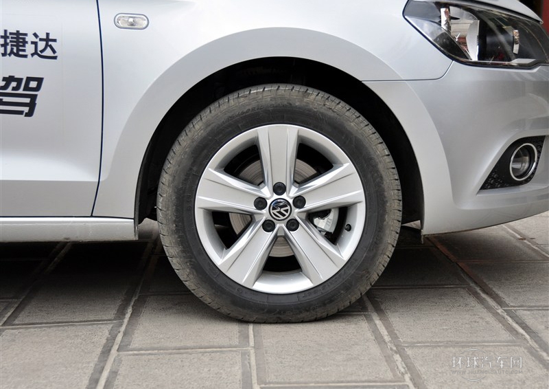 2013款 1.6L 手动豪华型