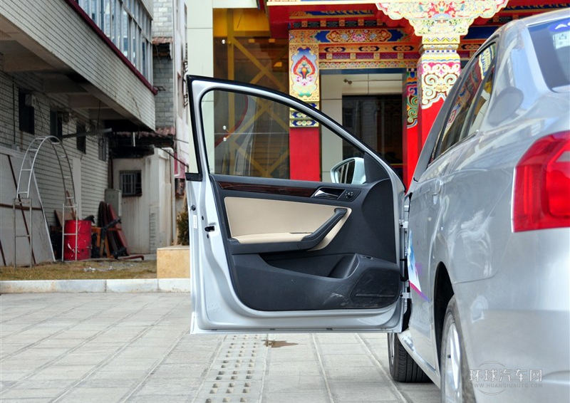 2013款 1.6L 手动豪华型