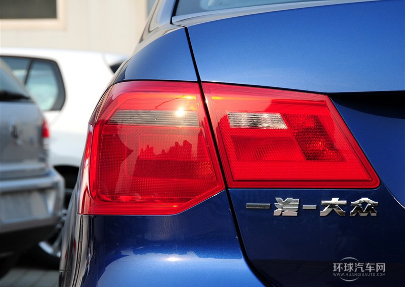 2013款 1.6L 自动豪华型