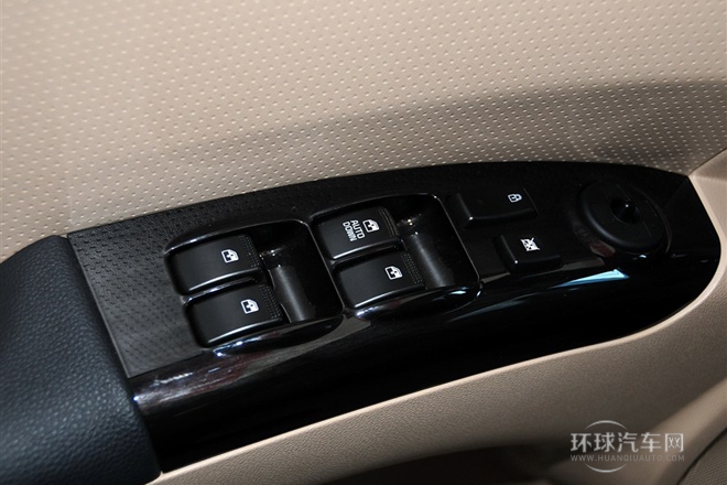 2013款 2.0L 自动两驱版GL