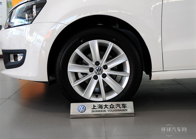 2013款 1.6L 自动豪华版