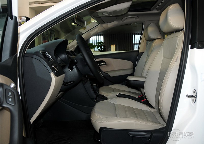 2013款 1.6L 自动豪华版
