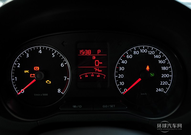 2013款 1.6L 自动豪华版