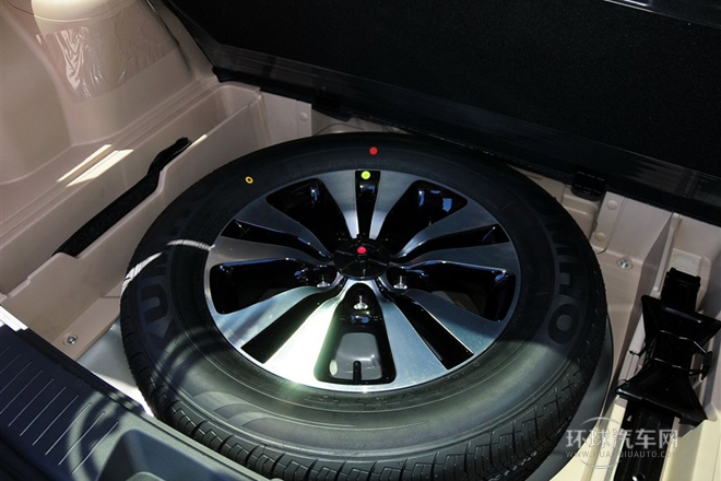 2013款 2.0L 自动两驱版DLX