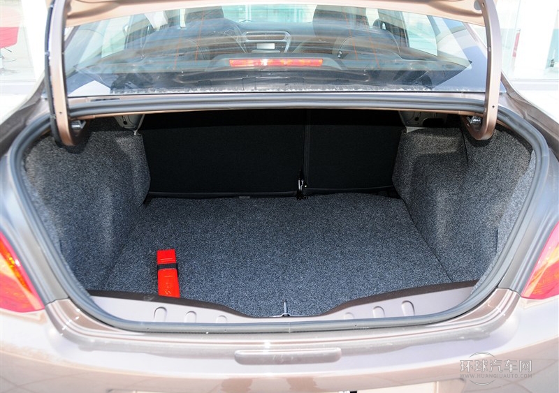 2014款 1.6L 自动尊贵版