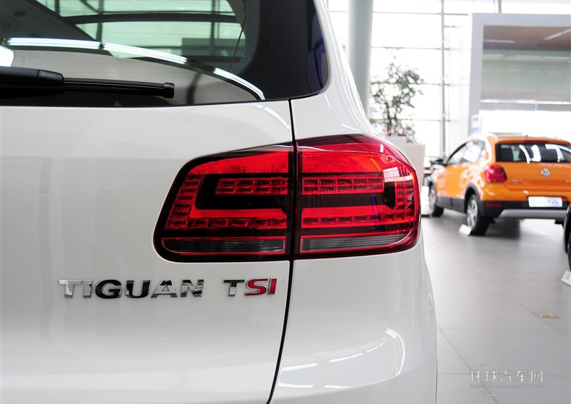 2013款 1.8TSI 自动两驱豪华型