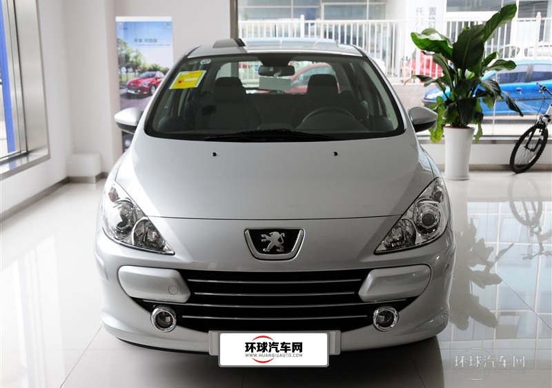2013款 两厢 1.6L 自动舒适版