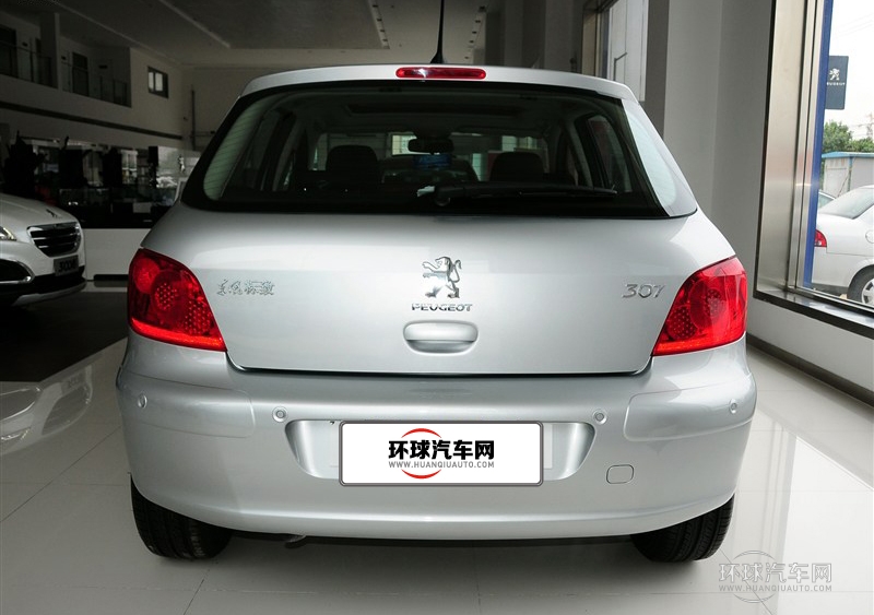 2013款 两厢 1.6L 自动舒适版