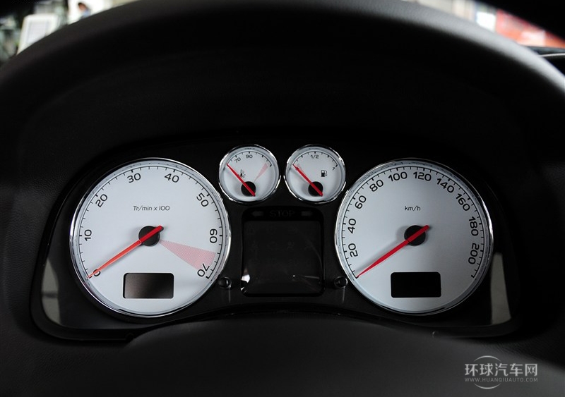 2013款 两厢 1.6L 自动舒适版