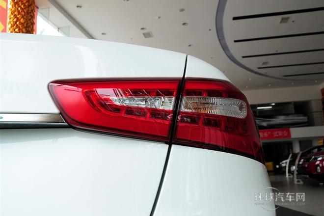 2013款 2.4L 商务天窗型 国V