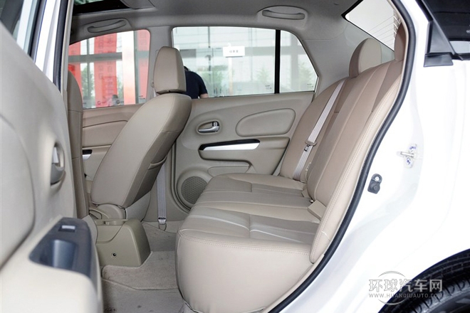 2013款 1.6L 自动豪华版