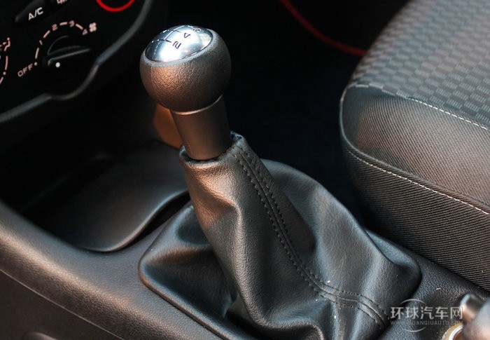 2011款 两厢 1.6L 手动驭乐版
