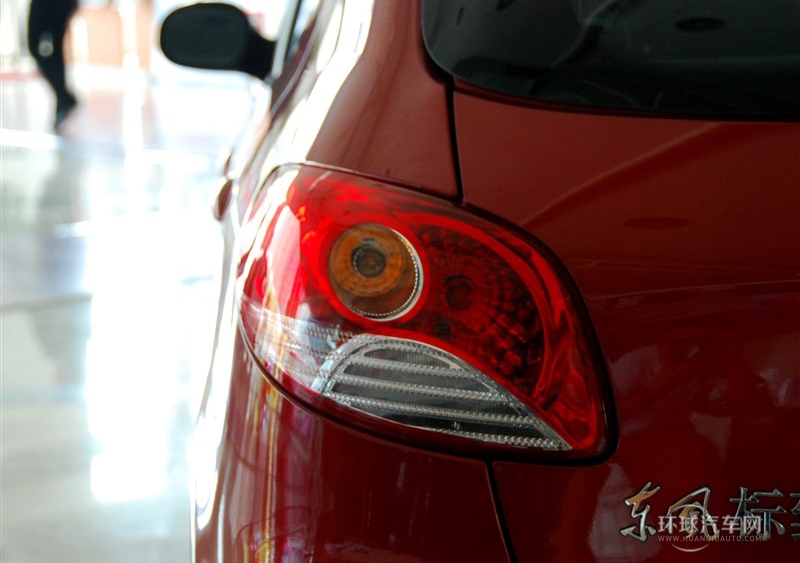 2011款 两厢 1.6L 自动驭乐版