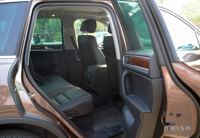 2011款 3.0TSI V6 豪华型