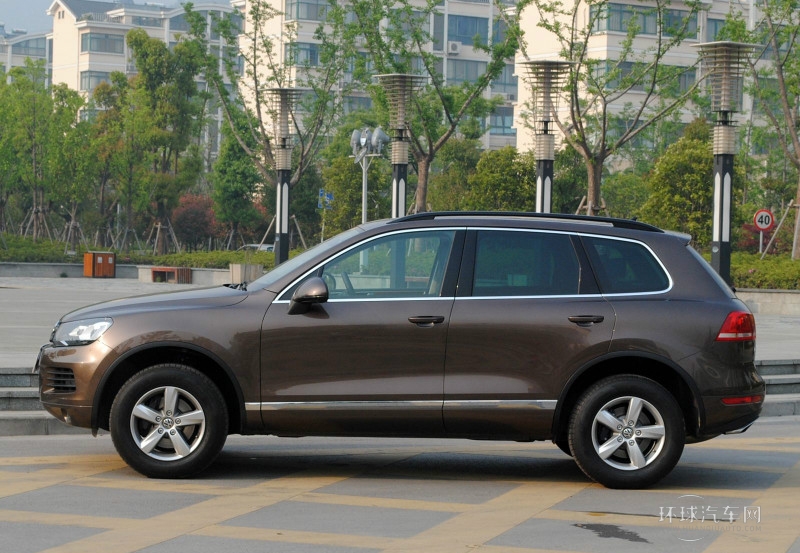 2011款 3.0TSI V6 豪华型