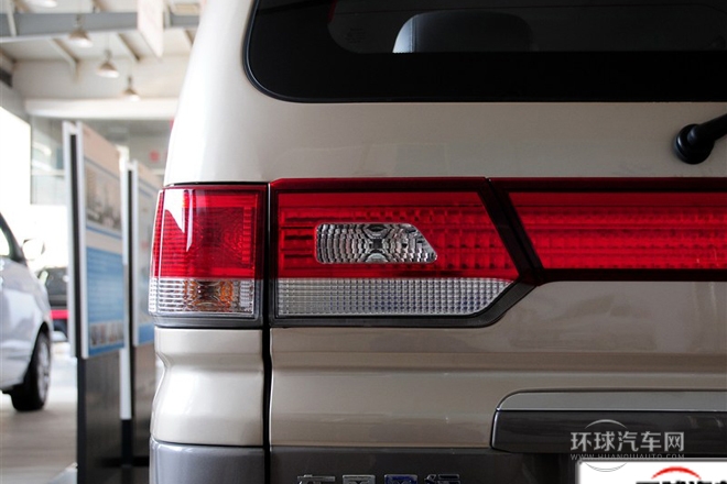 2014款 M5 Q3 2.0L 7座短轴豪华型