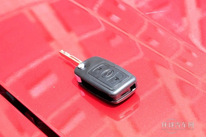 2014款 2.2L汽油四驱豪华型中双4GZ1