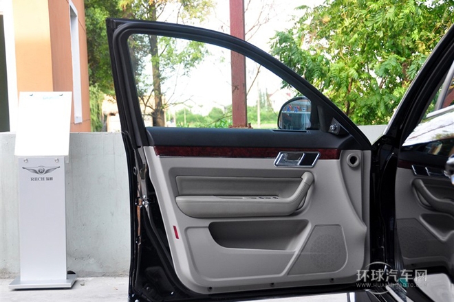2011款 2.0T 自动豪华型