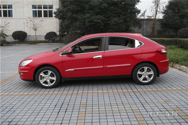 2010款 改款两厢 1.6L 手动尊贵型