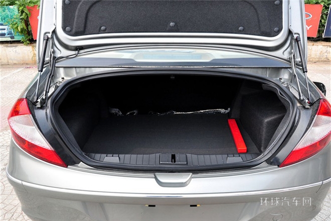 2010款 改款三厢 1.6L 手动进取型