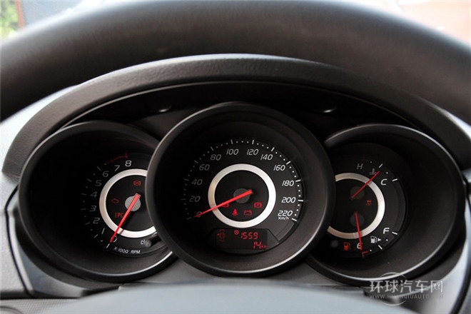 2010款 改款三厢 1.6L 手动进取型