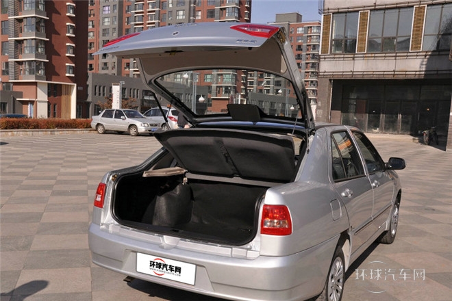 2012款 1.5L 手动标准型