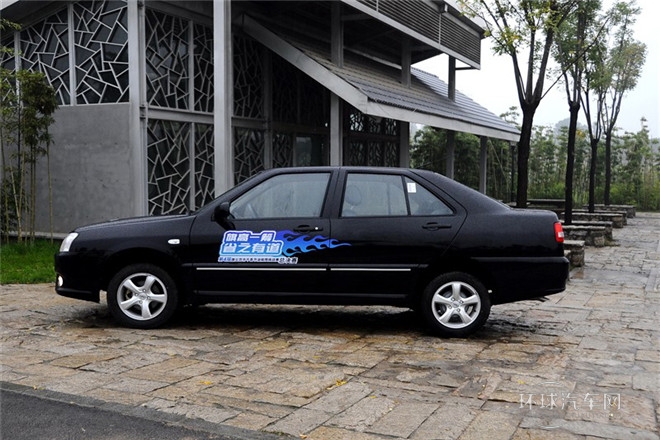 2012款 1.5L 手动尊贵型