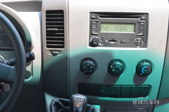 2014款 3.0T厢货车短轴中顶ZD30
