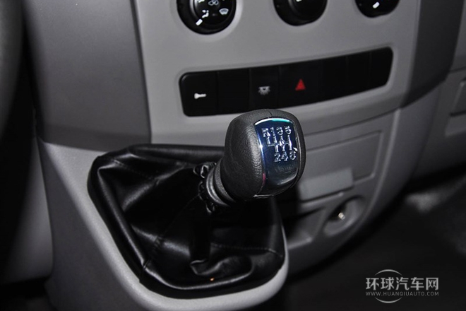 2014款 2.5T御利宝物流车中轴中顶ZD25
