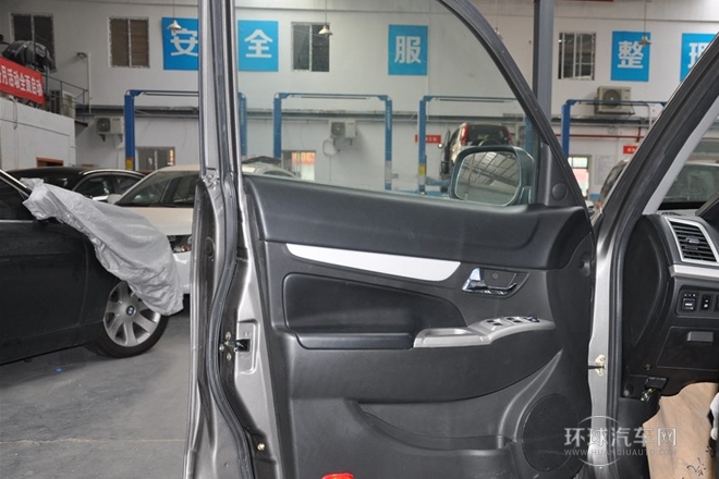 2013款 1.8L 自动5门舒适型